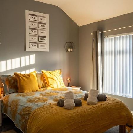 Vibrant City Centre Townhouse With Free Parking Rare Outdoor Patio Belfast Luaran gambar