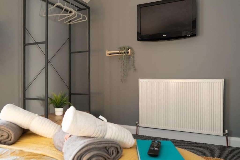 Vibrant City Centre Townhouse With Free Parking Rare Outdoor Patio Belfast Luaran gambar