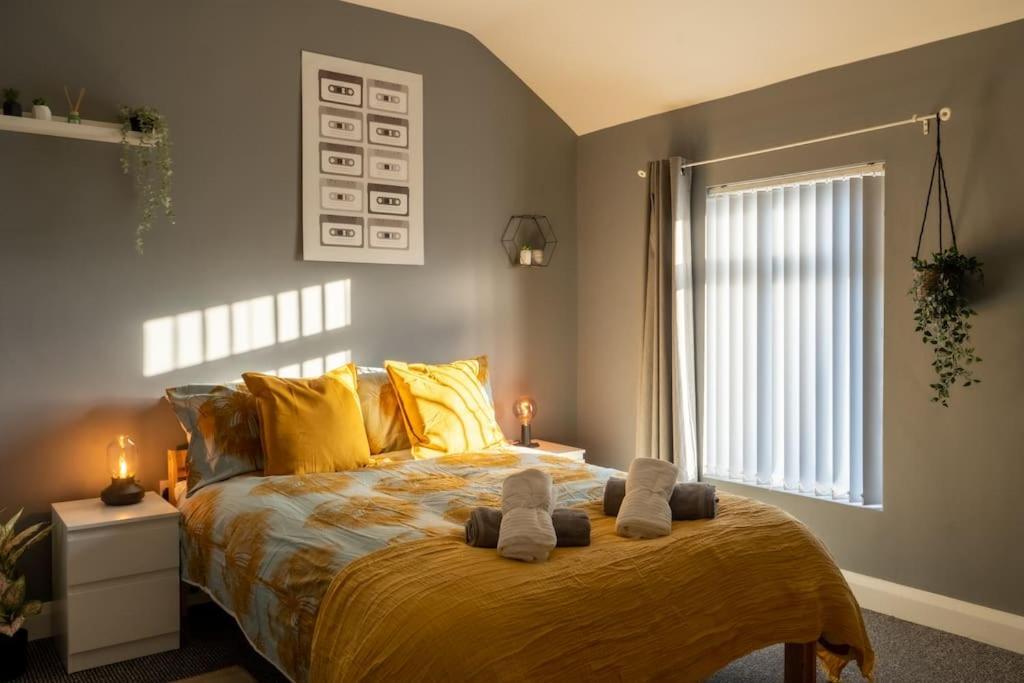 Vibrant City Centre Townhouse With Free Parking Rare Outdoor Patio Belfast Luaran gambar